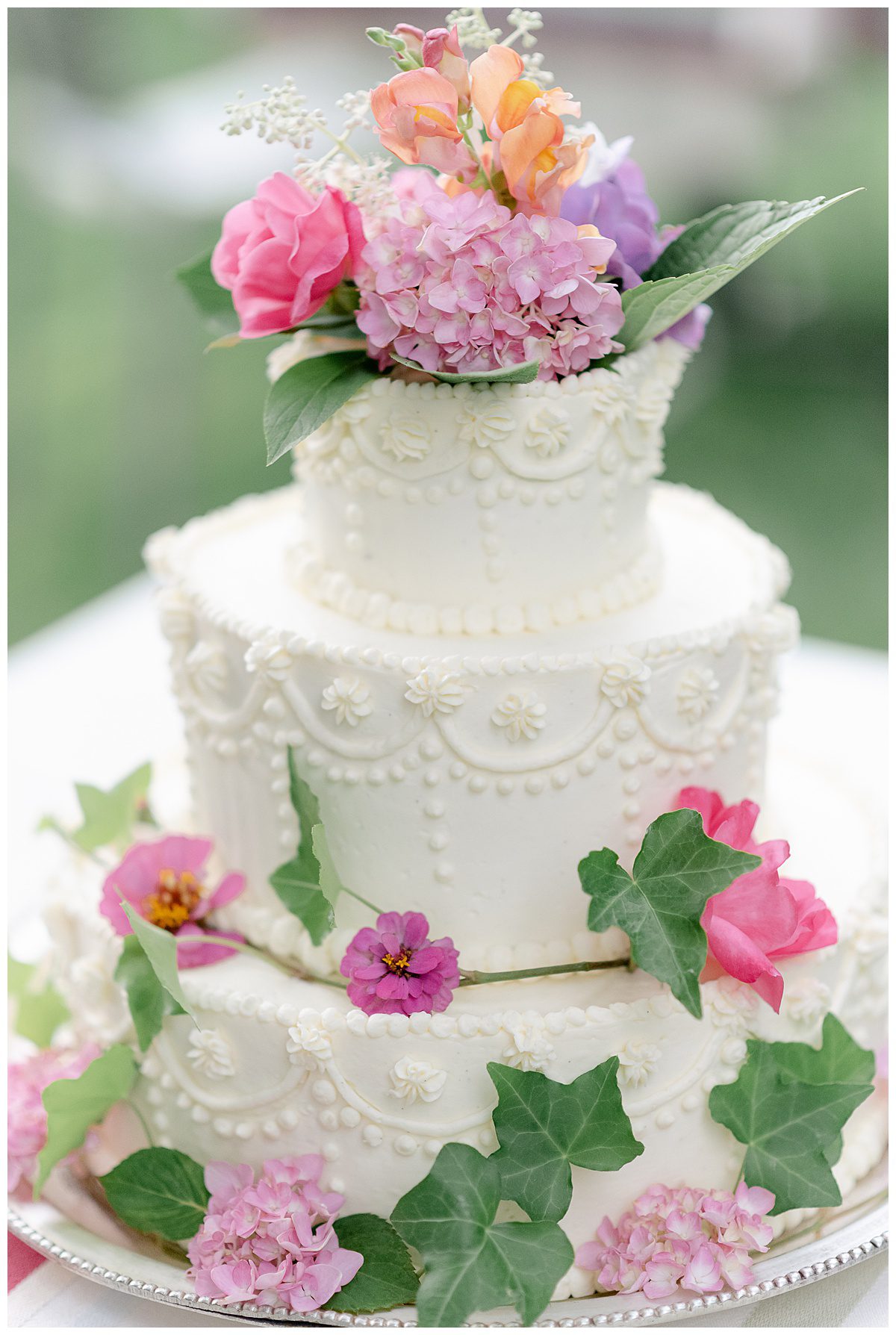 Wedding cake-Kate Uhry Photography