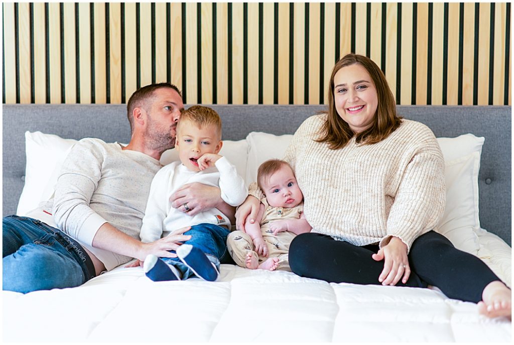 Family session at home| Kate UHRY 
